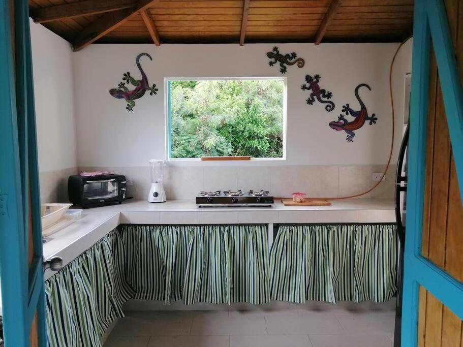 Mi Hermosa - Casa Islena A 70 Metros De La Playa Archibolds Exteriér fotografie